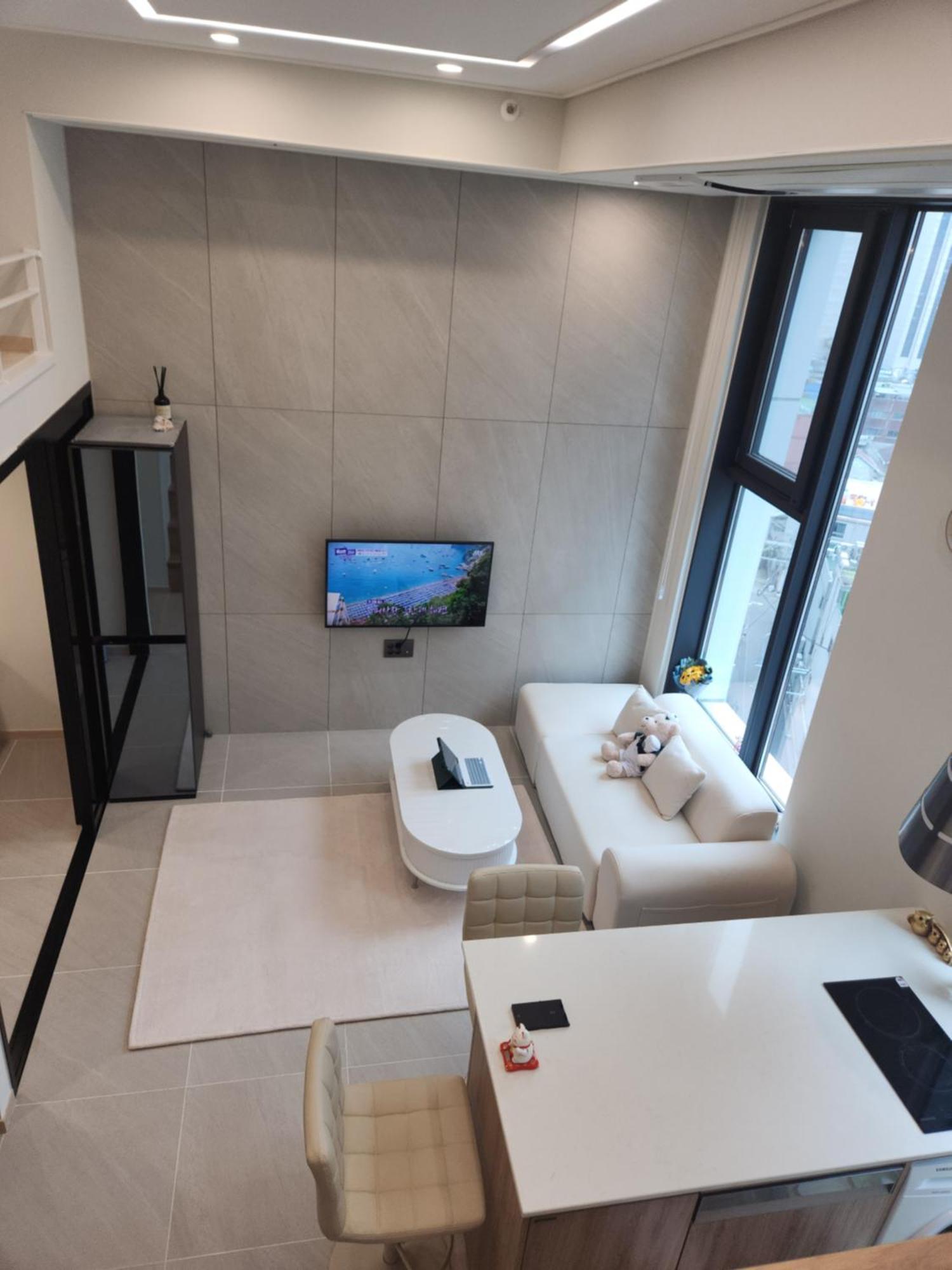 อพาร์ทเม้น Warm House, New Building, Dongdaemun History & Culture Park Station โซล