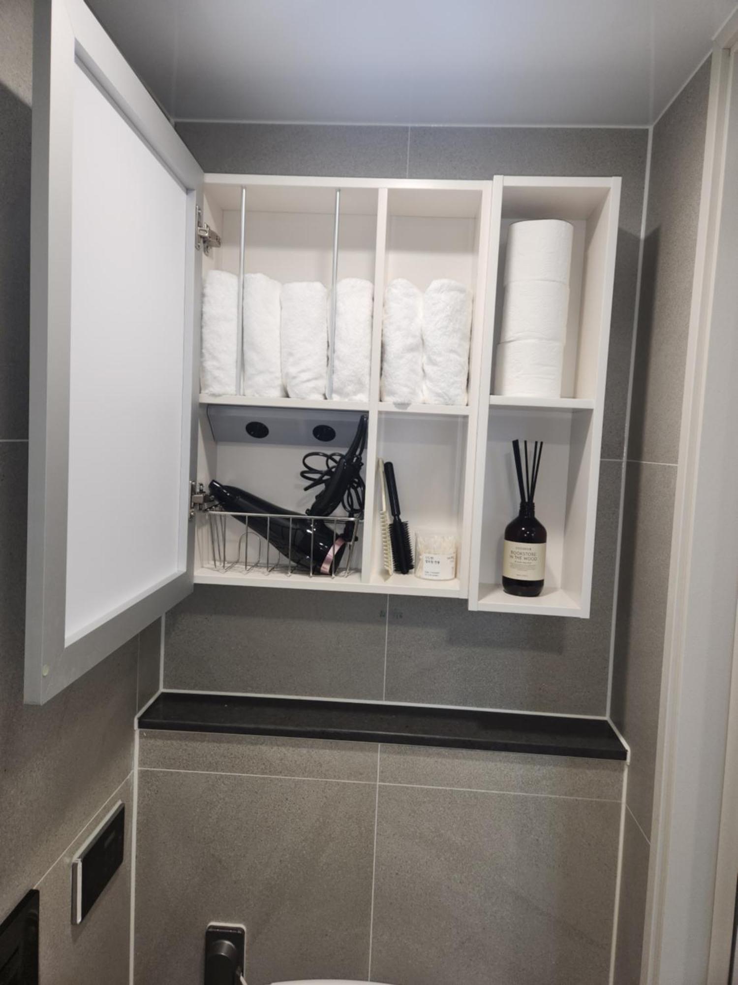 Apartment Warm House, New Building, Dongdaemun History & Culture Park Station